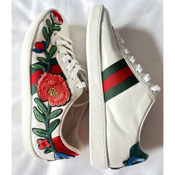 Gucci Ace | Gucci Sneakers | 2016 Collection 
Embroidered Floral - Picture 1 of 9